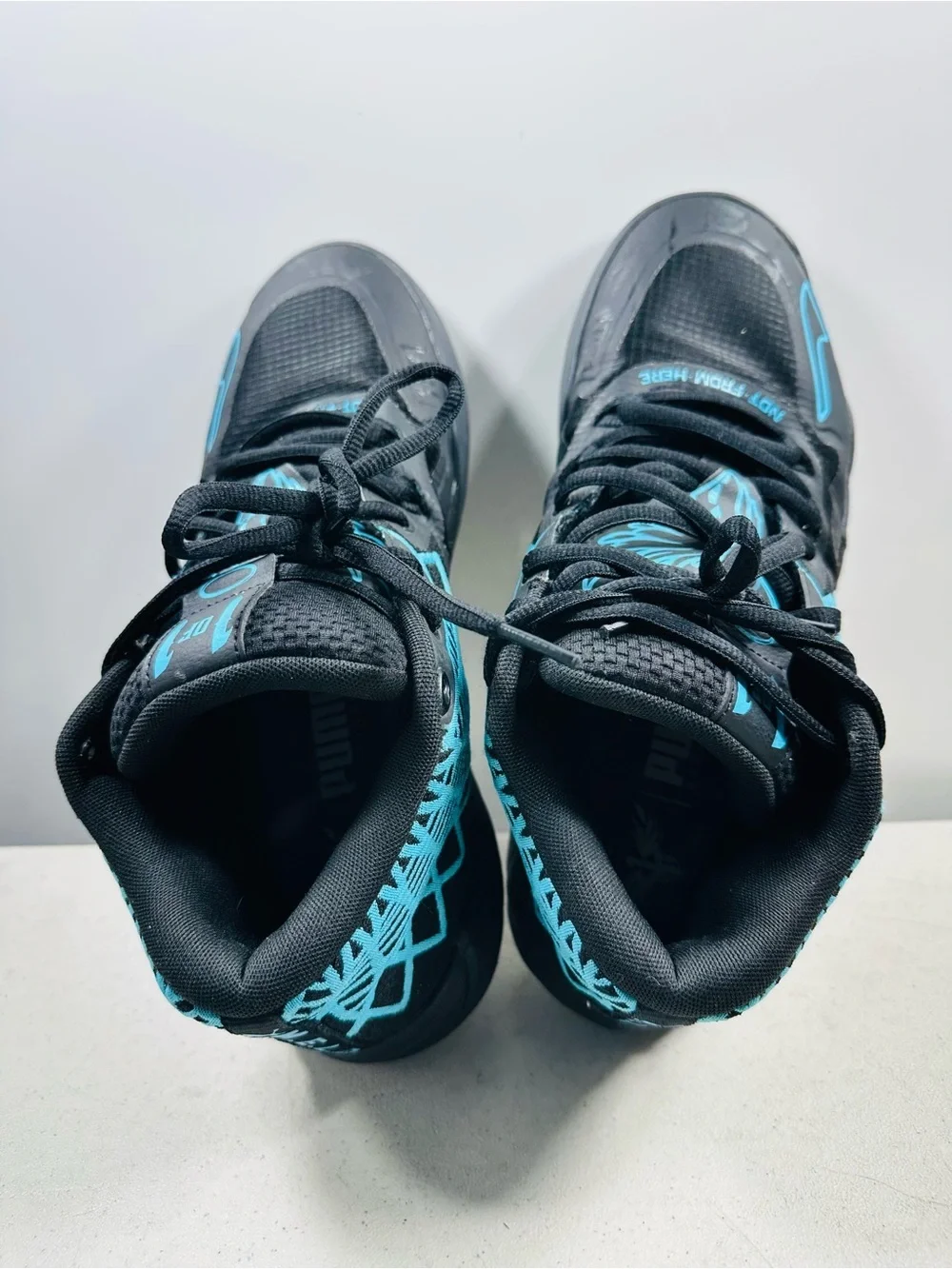 Puma lace up